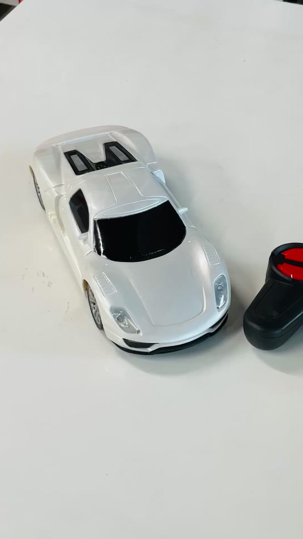 Fire Stunt Racer – 1:18 Scale Remote Control Sports Car